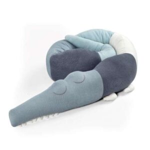 Sebra Strikket pude/sengerand - Sleepy Croc - Powder Blue