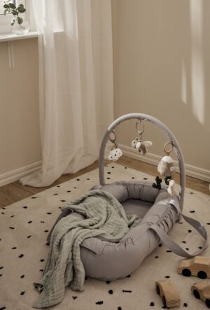 Alice & Fox ASTRID Babynest med Håndtag, Lysegrå