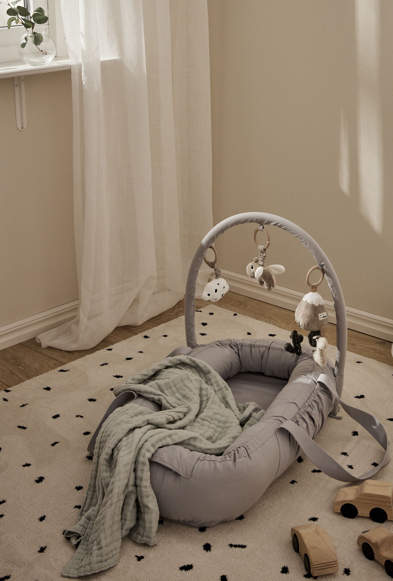 Alice & Fox ASTRID Babynest med Håndtag, Lysegrå Alice & Fox ASTRID Babynest med Håndtag, Lysegrå