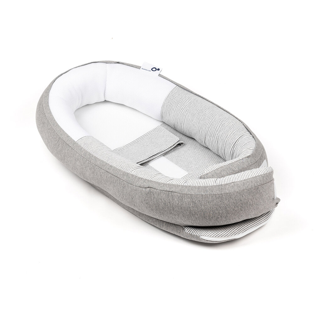 Babynest - stribet grå Babynest - stribet grå